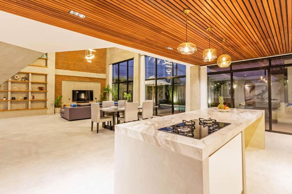 Manresa Villa Bali 4 ชังกู ภายนอก รูปภาพ